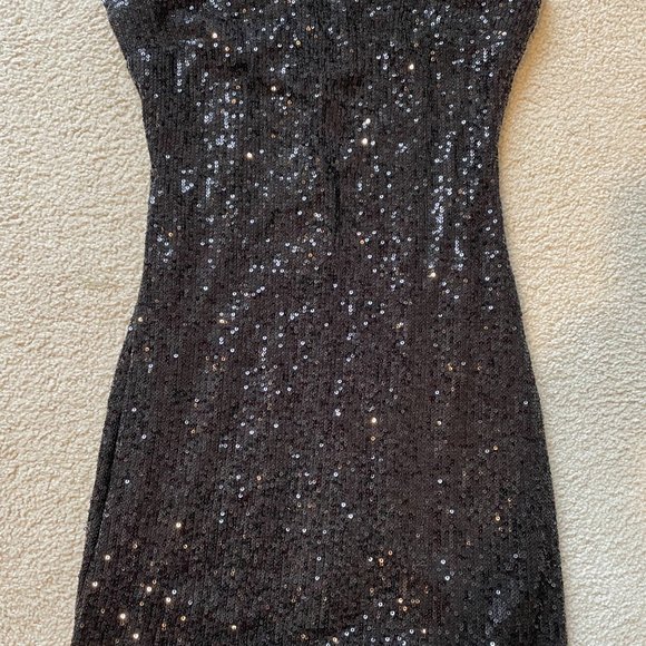 Black Canton Walker Dress - Picture 2 of 5